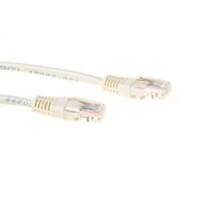 Câble patch U/UTP Cat5E ACT Avec connecteurs RJ45 Ivoire 0,5 m